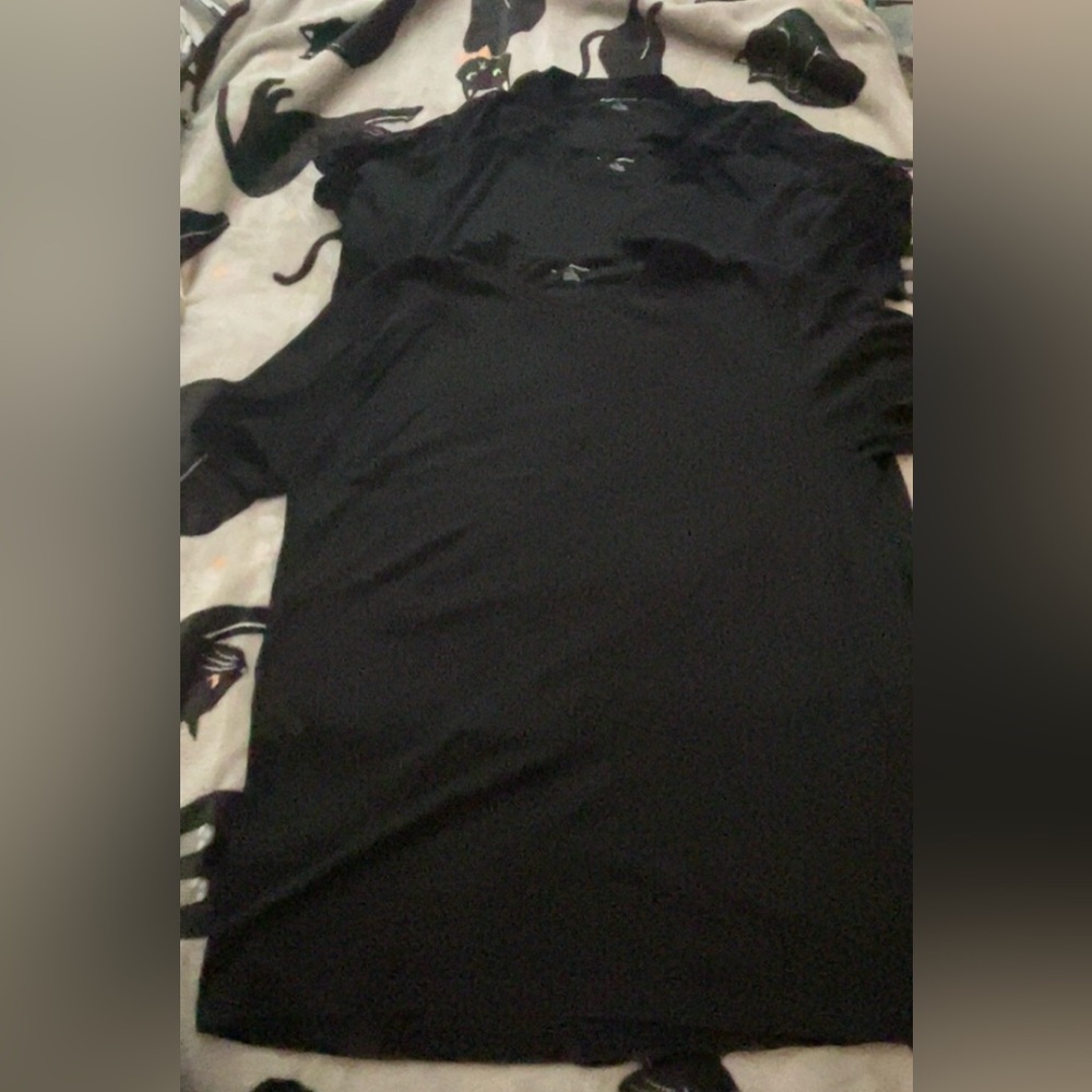 Essentials Classic Black Top